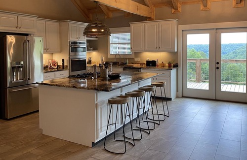 Tracy City Otro | Farmhouse/Cabin