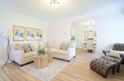 University Heights Casa | Farmhouse Fresh 4BR Retreat