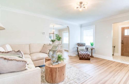 University Heights Casa | Farmhouse Fresh 4BR Retreat