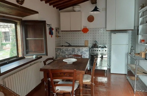 Castelnuovo di Val di Cecina Otro | Farmhouse from 17th century with antique furniture and many flowers.