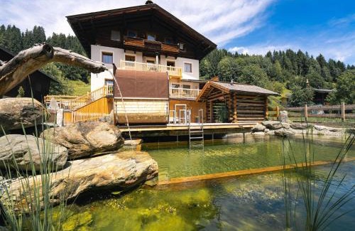 Bramberg am Wildkogel Casa | Farmhouse in Bramberg with Sauna & Ski Access, cleaning included