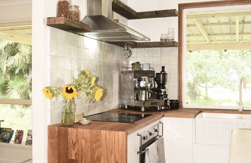 Mullumbimby Casa | Farmhouse in Byron Bay Hinterland. Pet friendly!