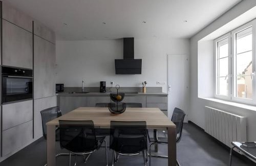 Laigne-en-Belin Apartamento | Farmhouse in Laigné near Le Mans Circuit