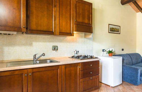 Ramazzano Casa | Farmhouse in Perugia with Hot Tub, Swimming Pool, Garden, BBQ
