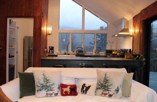 South Londonderry Otro | Farmhouse in South Londonderry - great amenities and really close to ski resorts