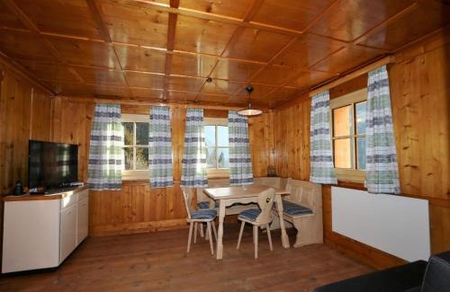 Tobadill Apartamento | Farmhouse in Tobadill with Mountain Views