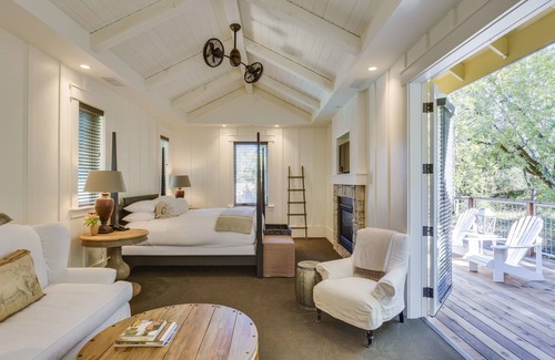 Forestville Hotel | Farmhouse Inn