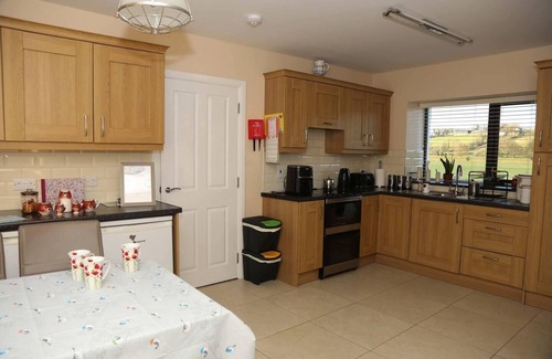 Strabane Casa | Farmhouse near Newtownstewart 3 bedrooms