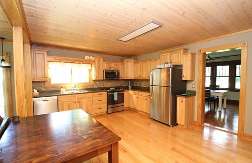 Afton Otro | Farmhouse on 20 acres & Christmas tree farm, miles of hiking trails and woods