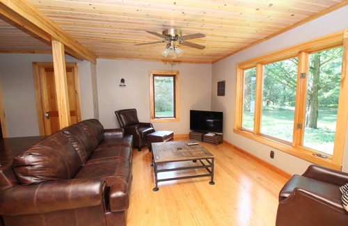 Afton Otro | Farmhouse on 20 acres & Christmas tree farm, miles of hiking trails and woods