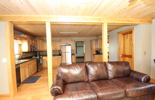 Afton Otro | Farmhouse on 20 acres & Christmas tree farm, miles of hiking trails and woods