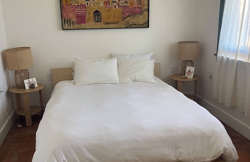 Middletown Otro | Farmhouse Retreat with Breathtaking Views of Mt. St. Helena – Perfect for Groups