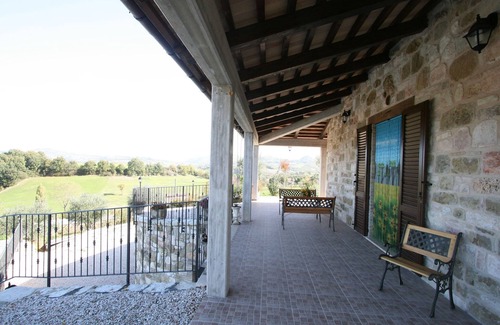 Cagli Villa | Villa de estilo rústico con piscina