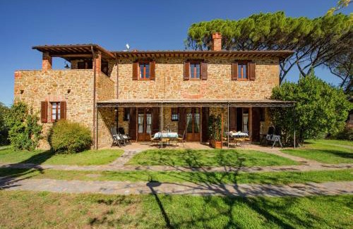 Popoltaio-Schiacciato Casa | Farmhouse with air conditioning, private terrace and pool