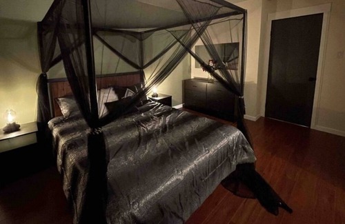 Northeast Virginia Beach Casa | Farmhouse with game room, 8 mins to Beach