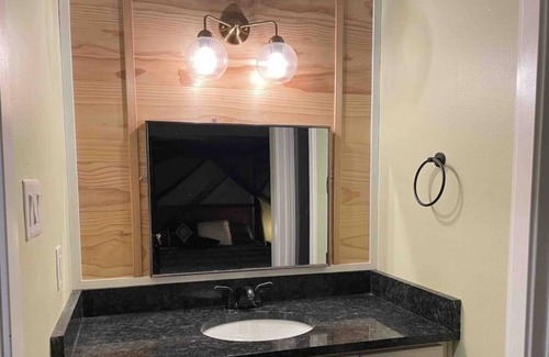 Northeast Virginia Beach Casa | Farmhouse with game room, 8 mins to Beach