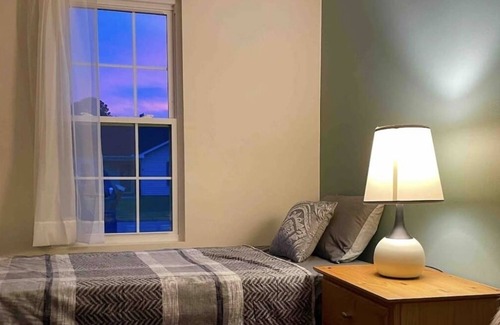 Northeast Virginia Beach Casa | Farmhouse with game room, 8 mins to Beach