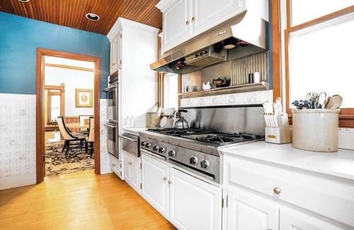 Elkhorn Casa | Farmhouse with Heated Pool on almost 160 Acres!