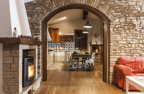 Assisi Villa | Casa rural con piscina, ideal para familias y grupos de amigos