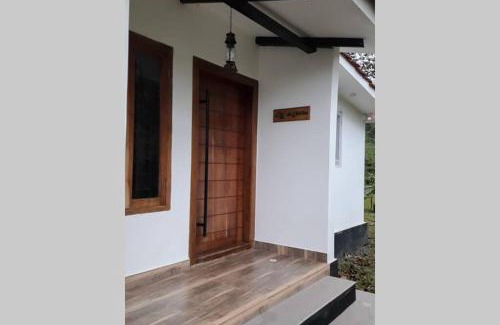 Elappara Casa | Farmstay in ചില്ലുകൂടാരം at Les Domki et al.