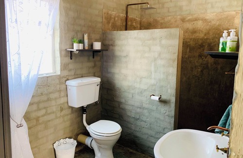 Ghanzi Cabaña | Farmstay with family or friends. Just of the A3, accessible for all vehicle.