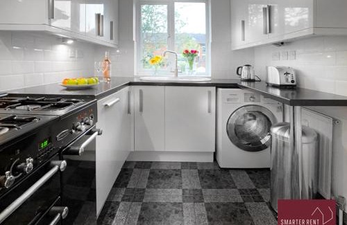 Rushmoor District Apartamento | Farnborough - Peel Court - 2 Bed Parking & Garden
