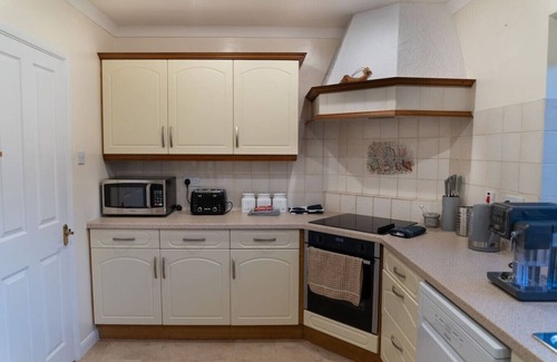 Rushmoor District Casa | Farnborough Stay - 5 Bedroom