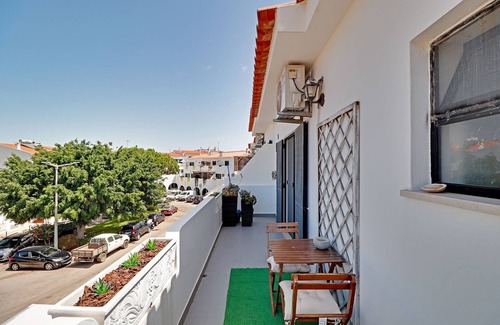 Montenegro Apartamento | Faro Airport Flat 2 by Homing