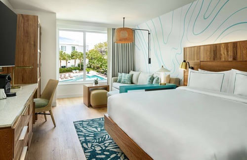 Marathon Complejo | Faro Blanco Resort & Yacht Club Marathon, Curio by Hilton