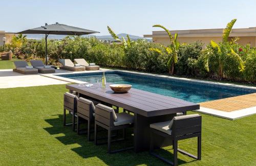 Montenegro Casa | Faro Luxury Home with Heated Pool and Garden