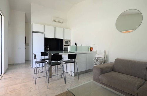 Pasito Blanco Casa | FaroVela Suites Pasito Blanco II