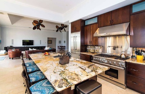 George Town Casa | ¡Ultra lujo con vistas incomparables! ¡Piscina! Vacaciones en Faroway Villa by Cayman