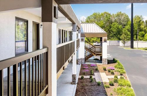 Farragut Hotel | Farragut Inn & Suites