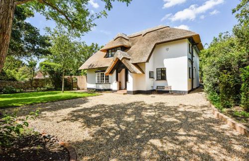 West Wittering Casa | Farthings - large cottage with pool
