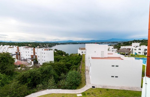 Tequesquitengo Apartamento | Fascinante Depa vista a lago y roof garden privado