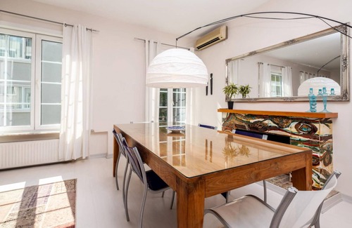 Nisantasi Apartamento | Fascinating Flat near City's Mall with Terrace