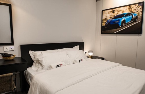 George Town Hotel | FAST FIVE At Gurney