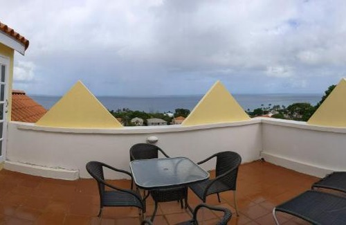 Fitts Village Casa | Fast Free WiFi, Pool, Stunning Sea Views
