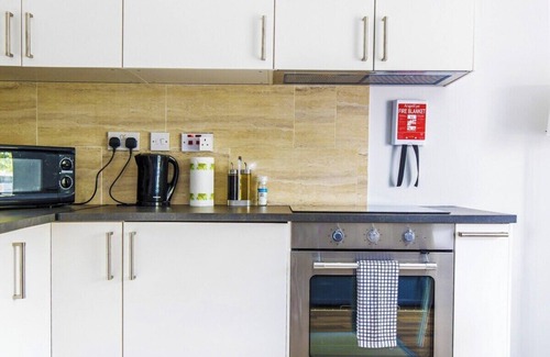 St Luke's Apartamento | Fast Wifi Sleeps 4 Pet-friendly