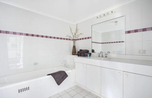 Mollymook Beach Casa | Fathoms 2 - 2BR beach resort apartment
