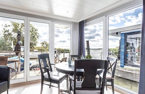 Usedom Casa | Fauler Schlafplatz - Hausboote und Fischkutter direkt am Meer