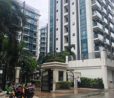 Pasay Apartamento | Favila Condotel unit in Palmtree Villas Newport City walking distance to Airport terminal 3 Accessable to Airport terminal 1 &2