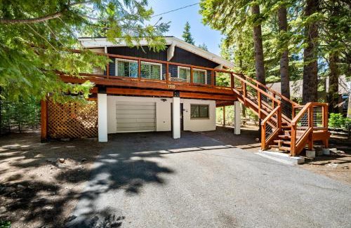 Tahoma Casa | Fawn by AvantStay Secluded Cabin w Large Deck Surrounded by Forest