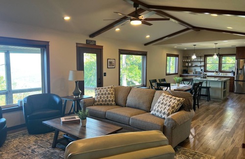 Jasper Casa | Fawn Ridge - Million Dollar Ozark Views!