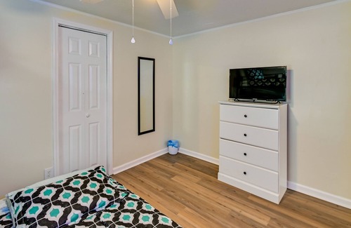 South View Casa | Fayetteville Family Home w/ Backyard!
