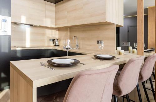 Shevchenkivs'kyi District Apartamento | Fayna Town - Loft Black - Nyvky