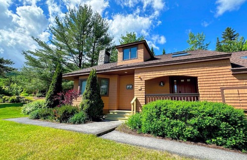 Bretton Woods Casa | FC44 Renovated 3bed 3bath Forest Cottage AC views yard fast wifi Walk to skiing