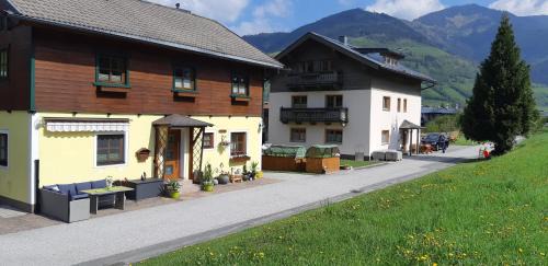 Bruck an der Grossglocknerstrasse Apartamento | Ferienwohnung Kasbacher