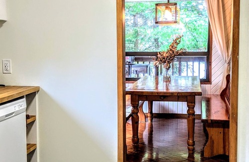 McKellar Cabaña | Feathery Pines Cottage