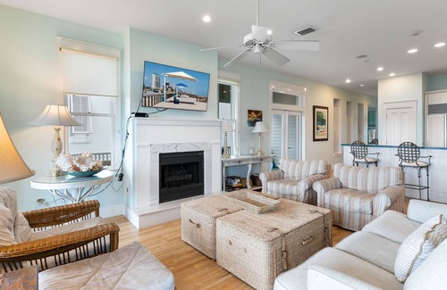 The Shores Casa | Featured in Coastal Living Magazine "Palm House" in Shores Division
